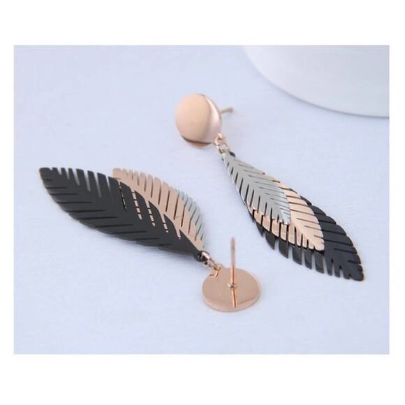 2/$30 NEW Boho Silver Rose Gold Black Feather Earrings 129 - Picture 5 of 9